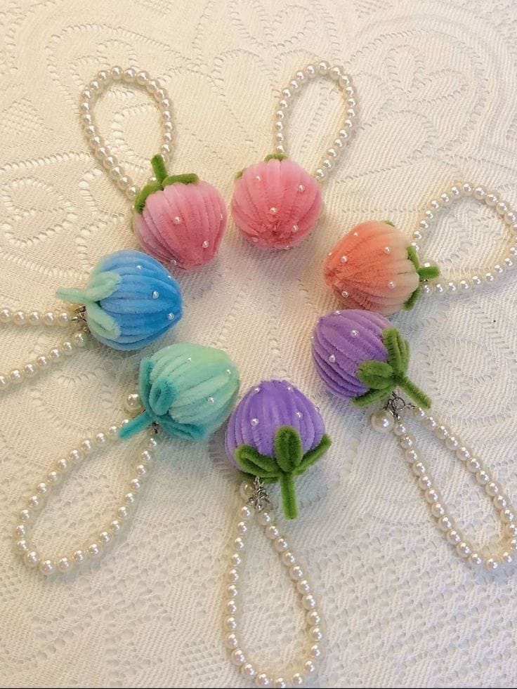 Pearl Flower Charm Keychain - Image 1